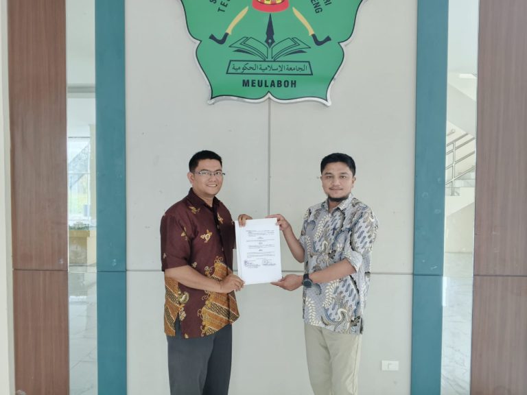 Serah Terima Dokumen MoU antara Rumah Jurnal Fanshur Institue dan Ketua P3M STAIN Meulaboh