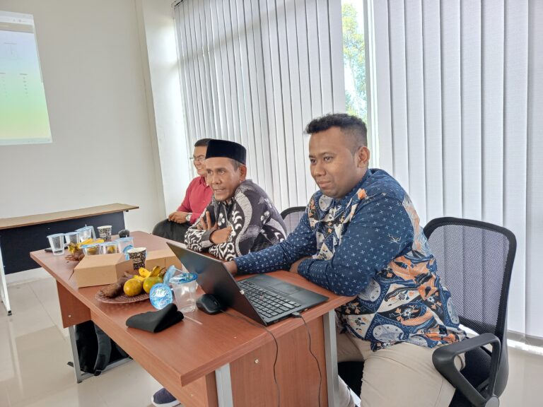 Sukri menyampaikan materi terkait profil lulusan Prodi PMI