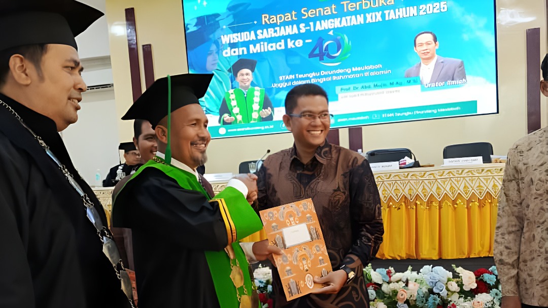 Sumardi Efendi terima penghargaan