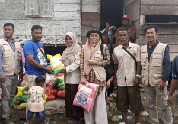 Penyerahan Bantuan Oleh Perwakilan STAIN Meulaboh