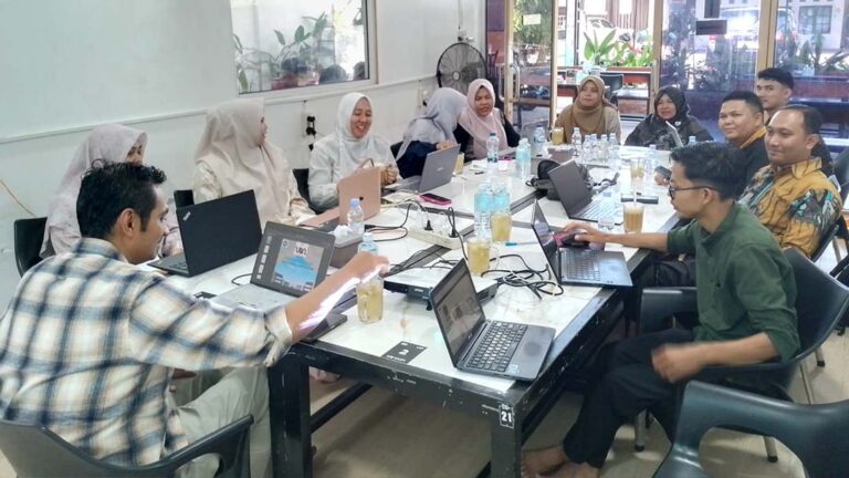 Pserta FGD Kurikulum Prodi Magister MPI dan Studi Islam STAIN Meulaboh