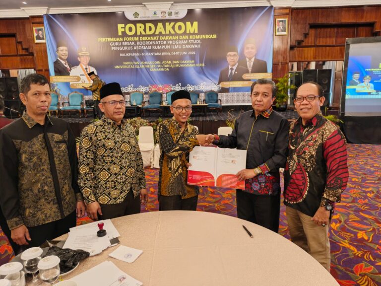 Ramli M.Ag bersama Prof. Dr. H. Abd Rasyid Masri, M.Pd., M.Si., M.M