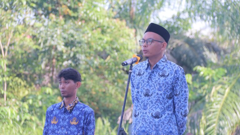 Ramli M.Ag menjadi pembina upacara hari lahir pancasila