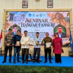 Rektor ISBI Prof Wildan bersama para narasumber